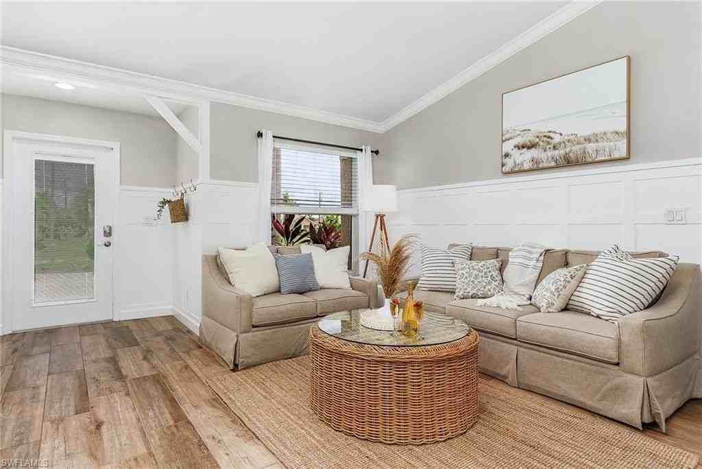 2326 Sw 27th St - Photo 4 of 29