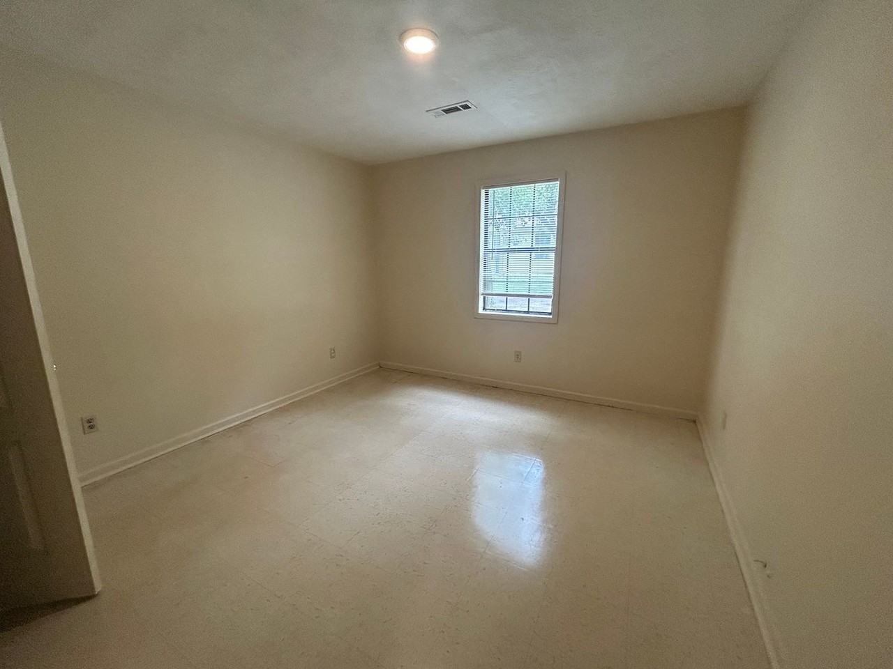 20 Tina Dr - Photo 6 of 6