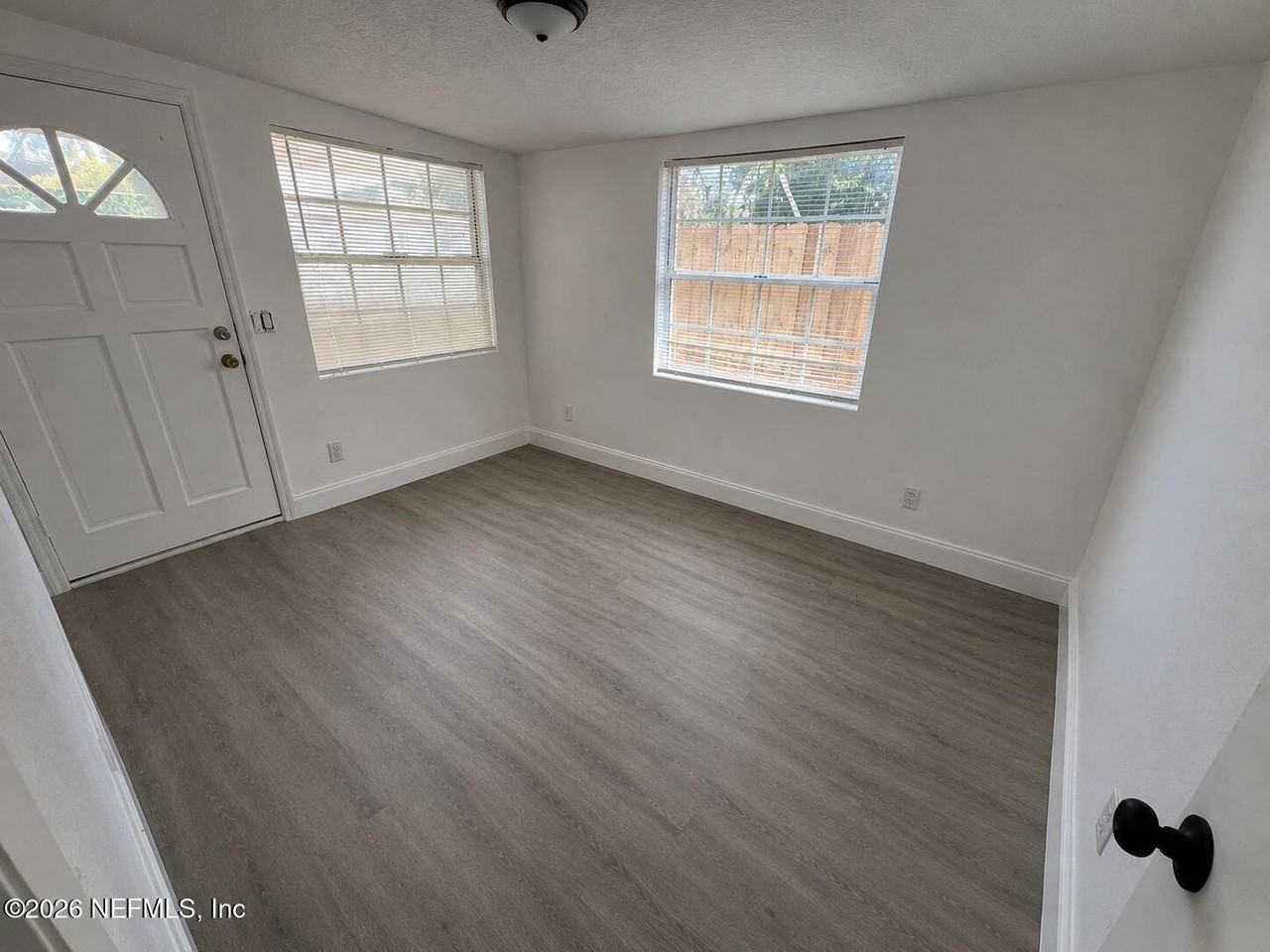 822 E 60th St - Photo 2 of 24