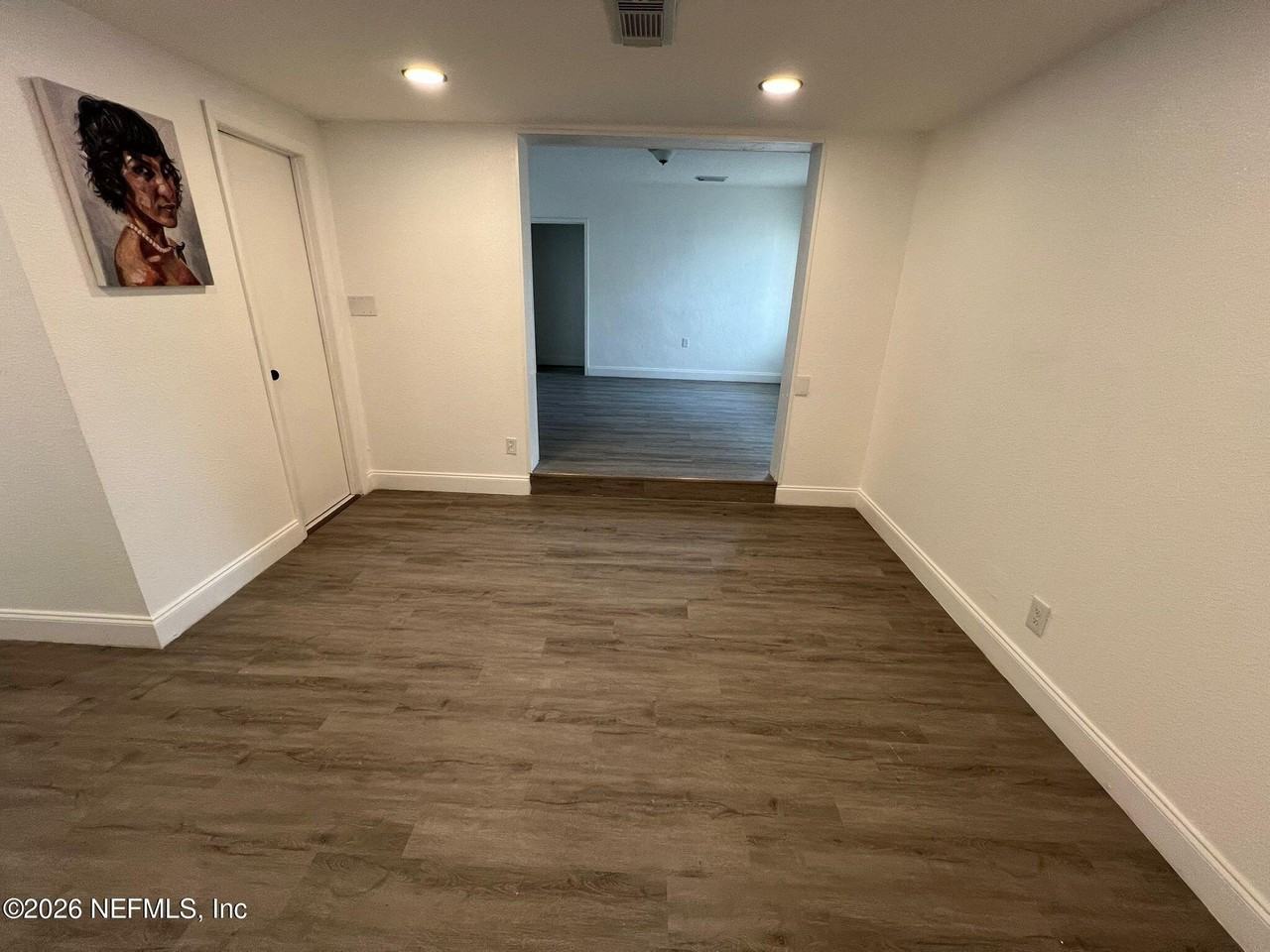 822 E 60th St - Photo 5 of 24