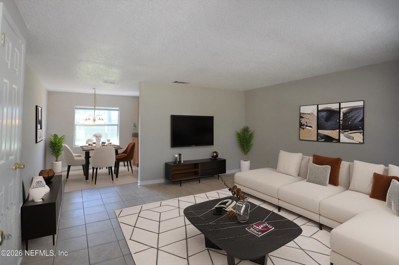 10930 Whitly Ct - Photo 5 of 18