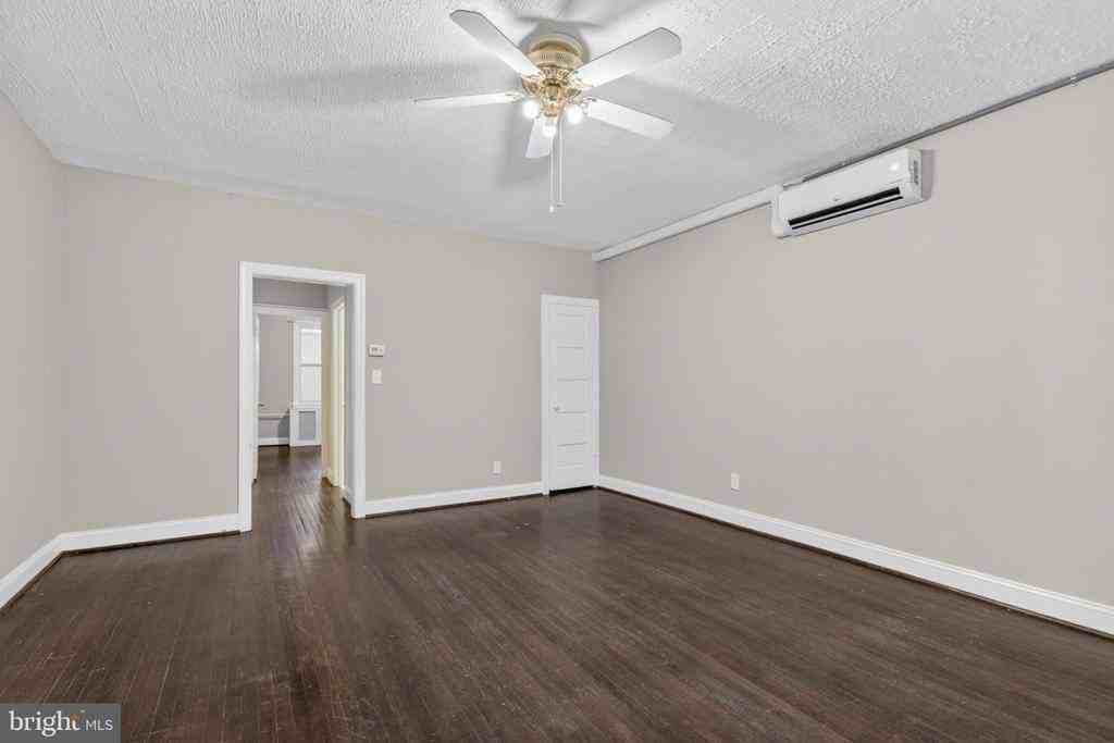 46 Quincy Pl Ne #1 - Photo 4 of 19