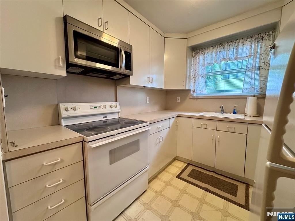 816 Kingsland Ln #1 - Photo 5 of 13