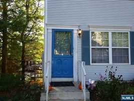 featured image of 2388 Quill Ct
