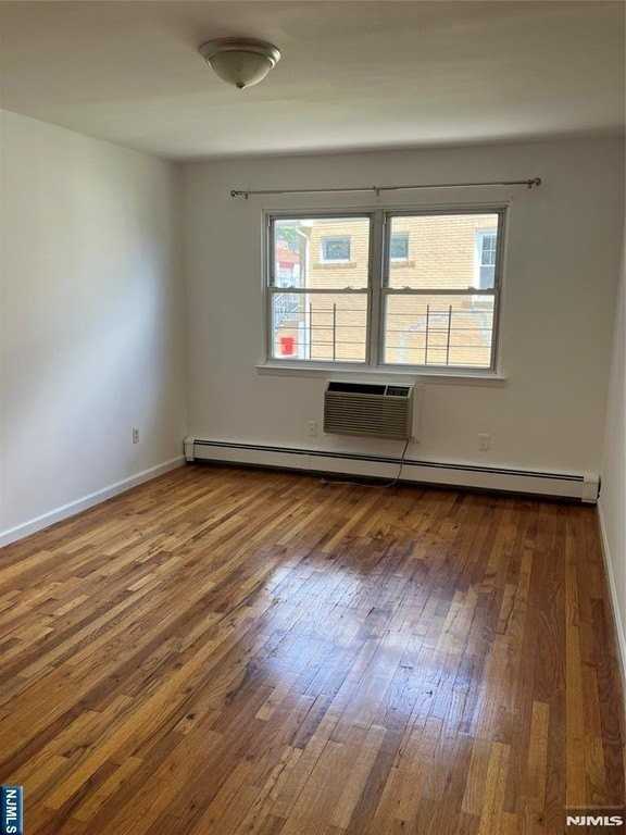 154 Rothwell Ave #2B - Photo 2 of 17
