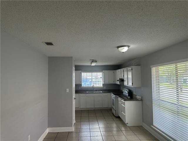 2536 Virginian Colony Ave - Photo 2 of 9