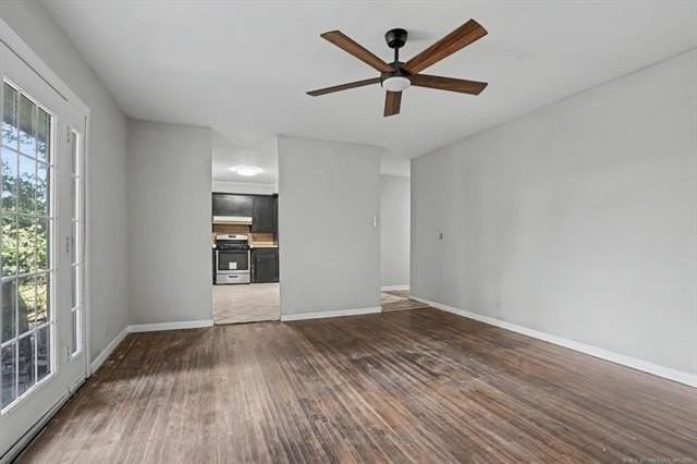 10311 E 5th St - Photo 5 of 23