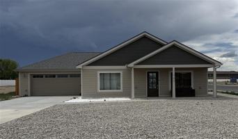 featured image of 742 N Clark St
