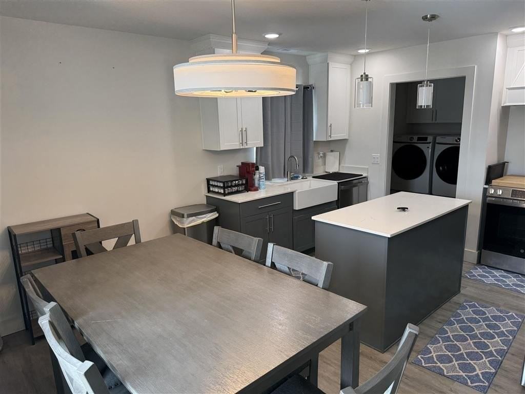 742 N Clark St - Photo 4 of 16