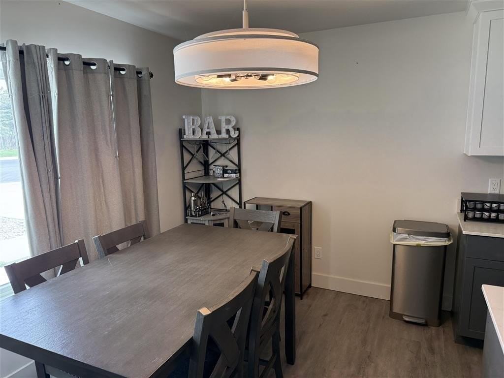 742 N Clark St - Photo 5 of 16