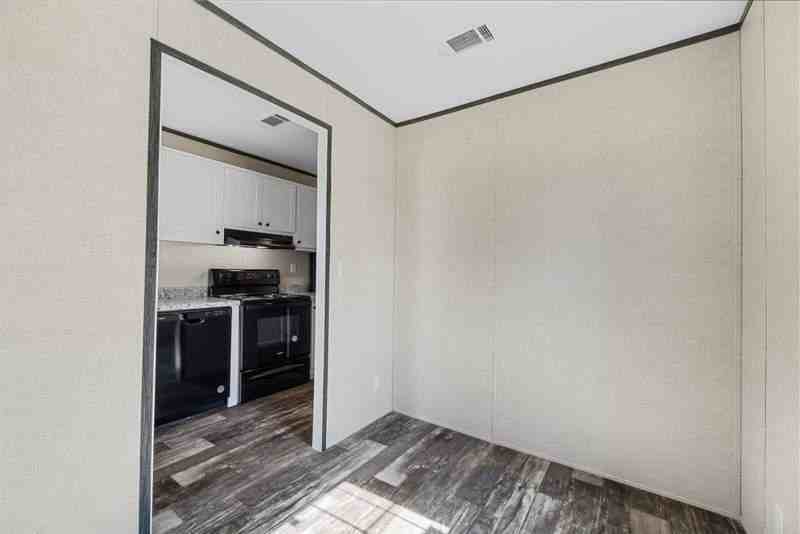 125 Southland Ct #125 - Photo 4 of 4