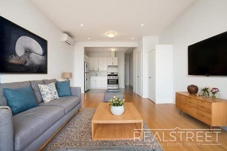 9002 Queens Blvd #302