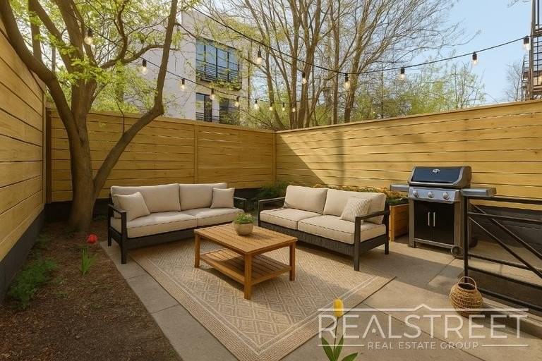 310 Linden St #1 - Photo 4 of 18