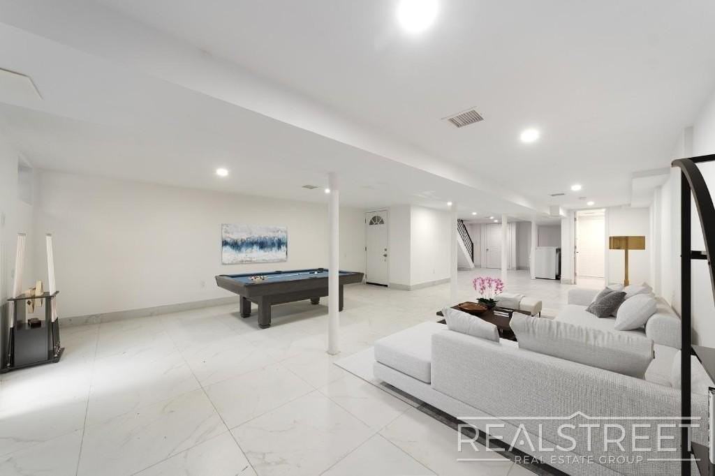 310 Linden St #1 - Photo 6 of 18