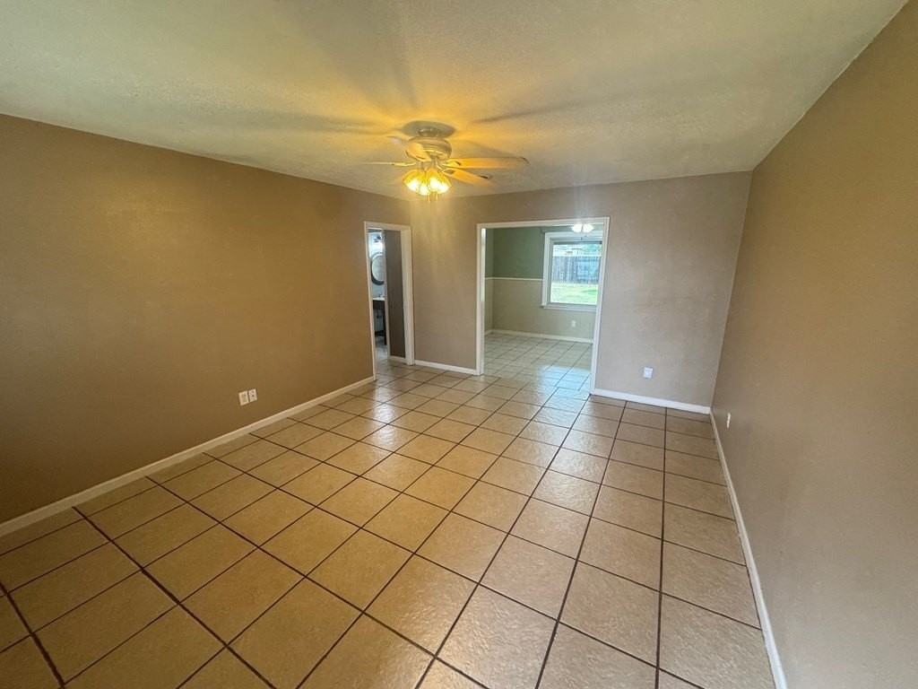 4217 Redbud Ave - Photo 2 of 10
