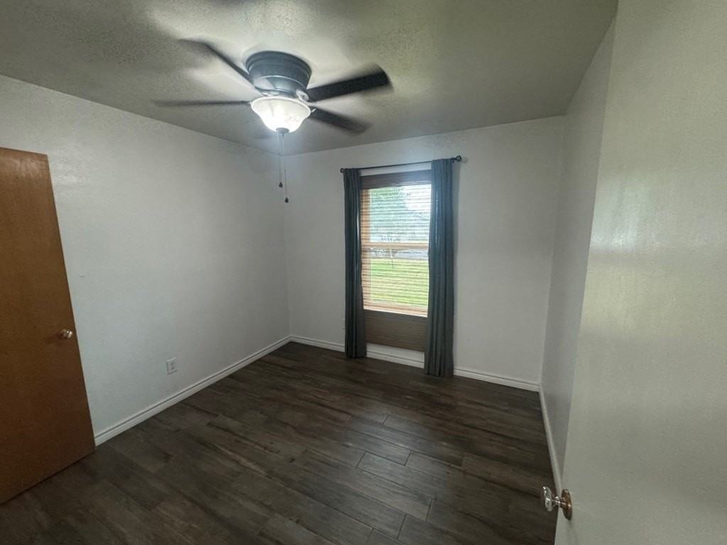 4217 Redbud Ave - Photo 4 of 10