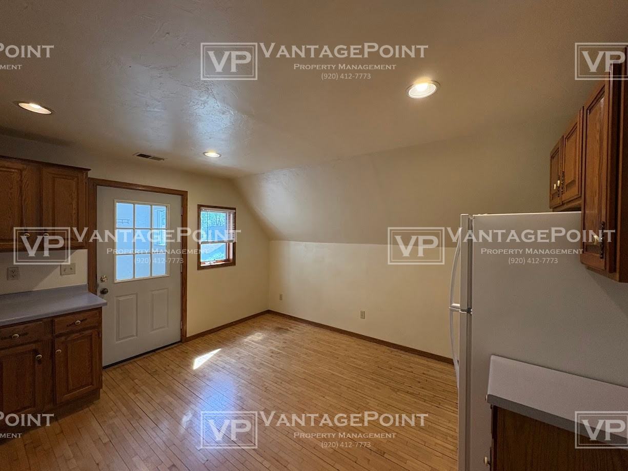 114 N Ontario St Uppr - Photo 6 of 16