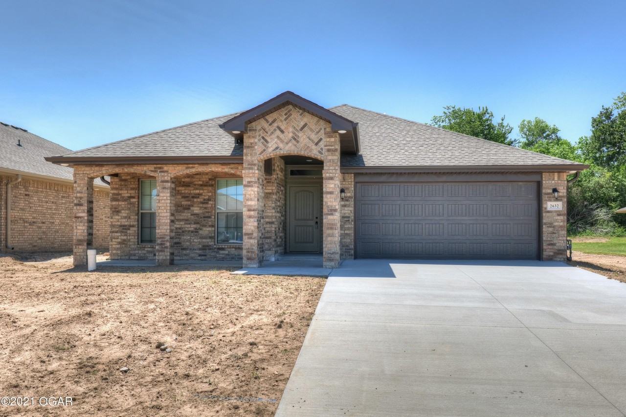 2632 S Lois Ln - Photo 2 of 32