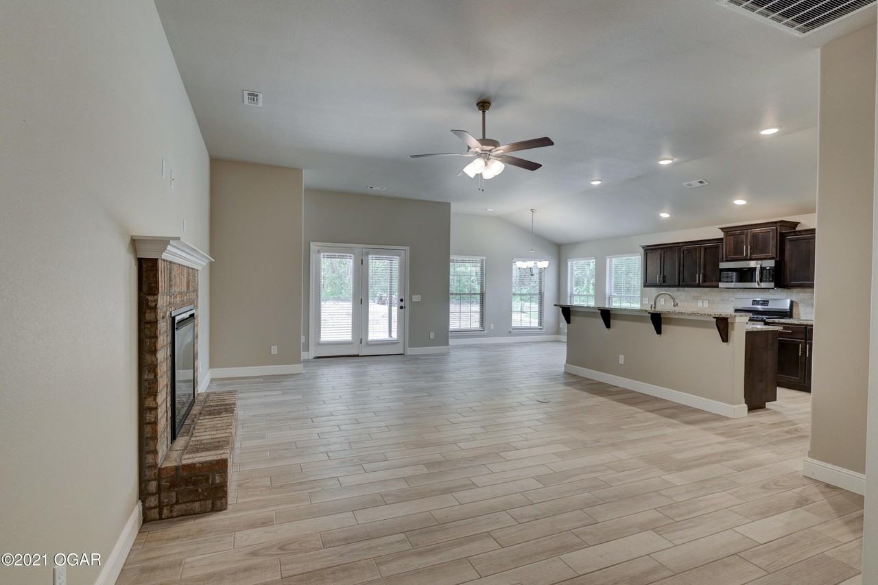 2632 S Lois Ln - Photo 5 of 32