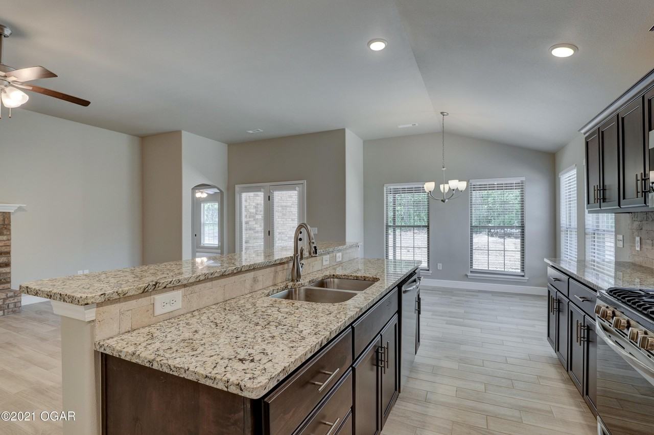 2632 S Lois Ln - Photo 6 of 32