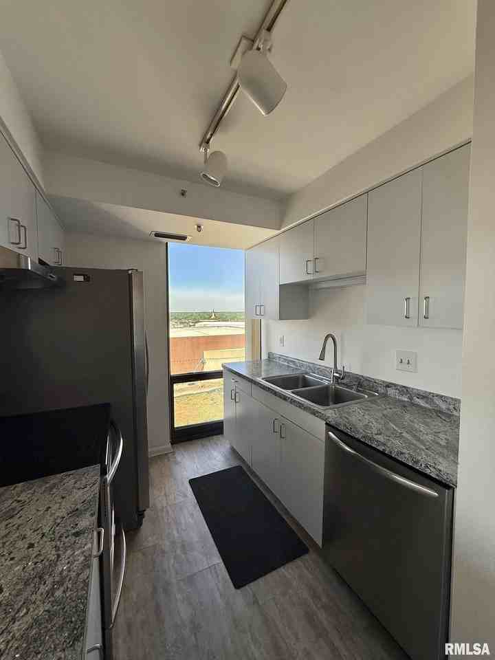123 Sw Jefferson Ave - Photo 6 of 10