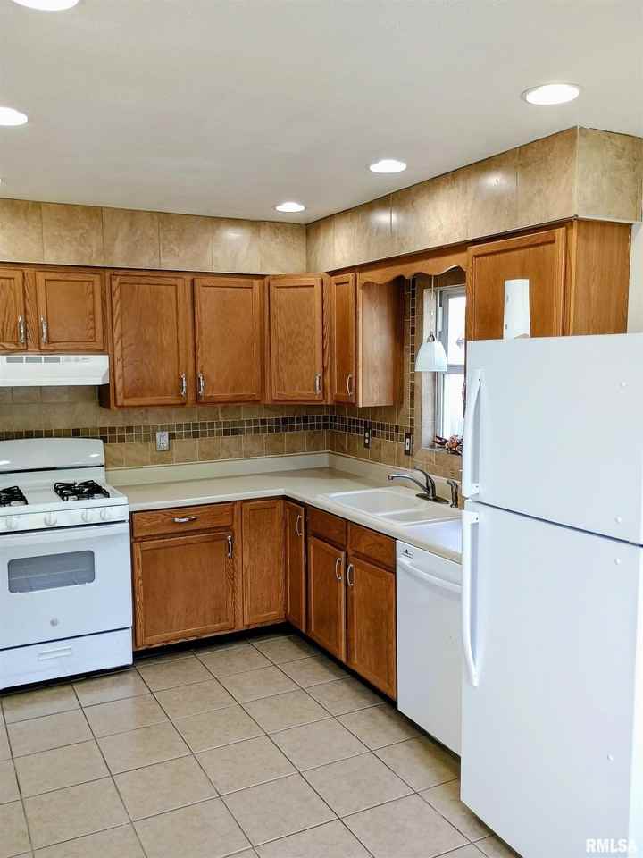 905 E Marietta Ave #A - Photo 2 of 10