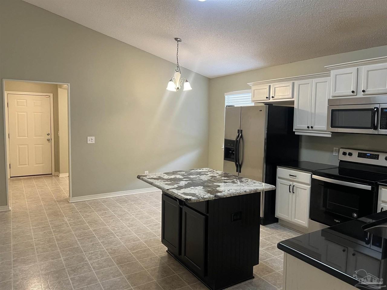 758 Mozingo Ln - Photo 4 of 12