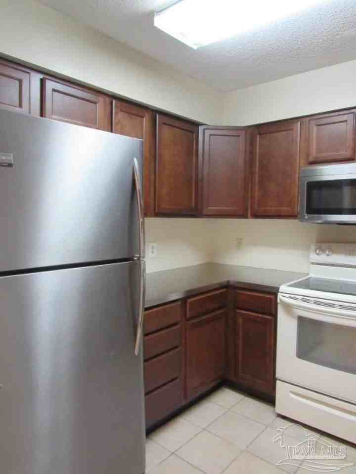 9004 Governors Place Ct - Photo 5 of 12