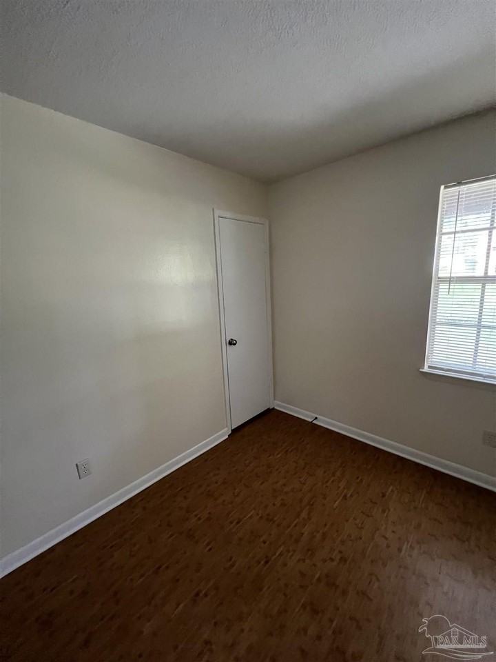 4935 Yacht Harbor Dr - Photo 2 of 9