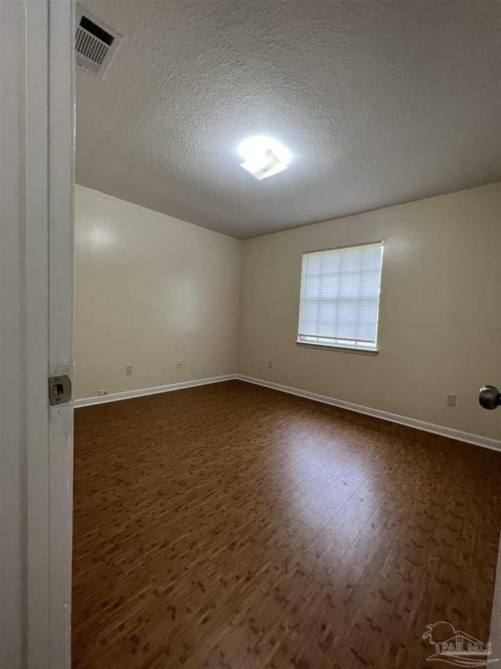4935 Yacht Harbor Dr - Photo 6 of 9