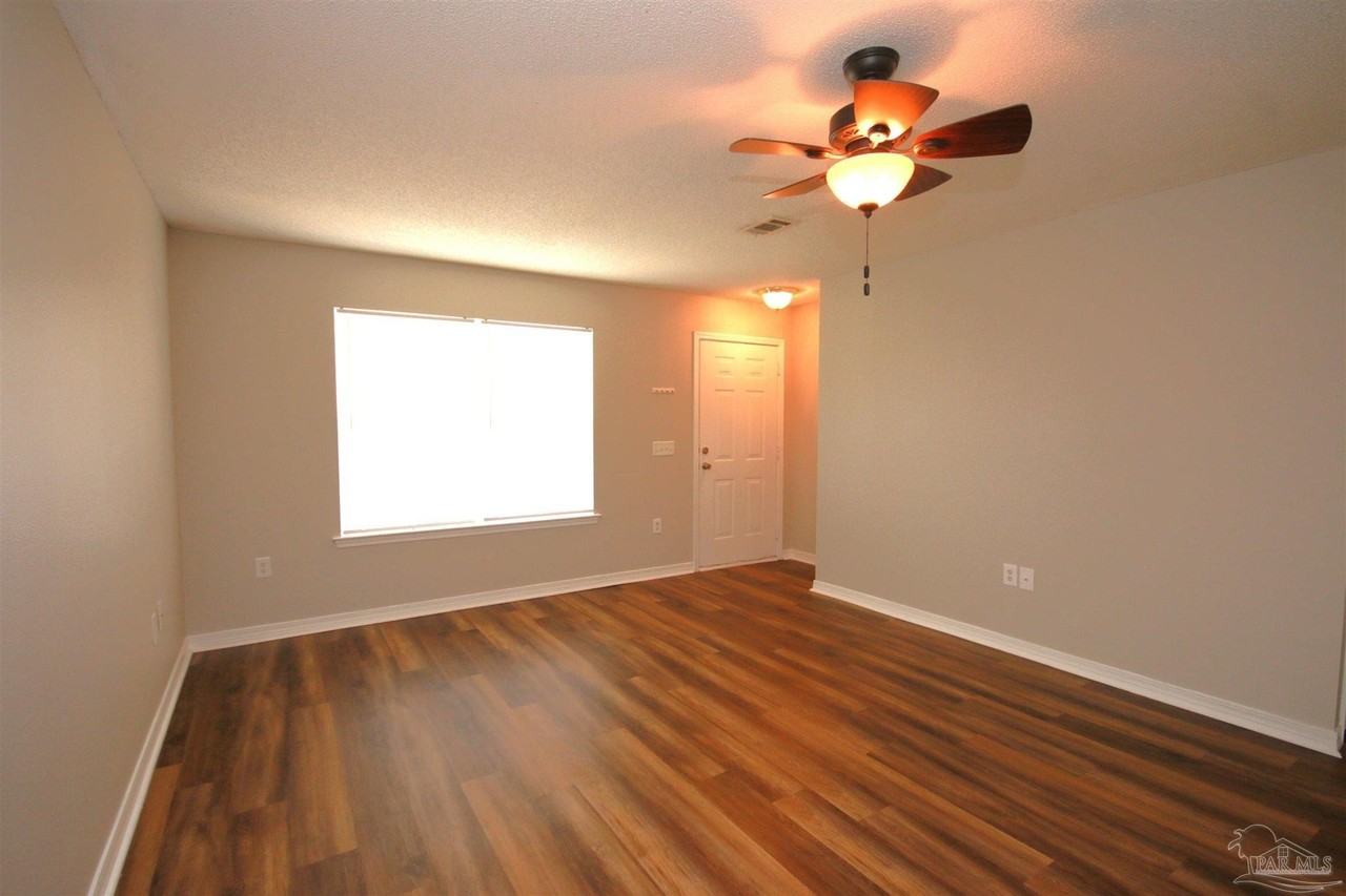 1077 Antigua Cir - Photo 3 of 14