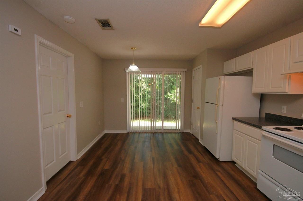 1077 Antigua Cir - Photo 4 of 14