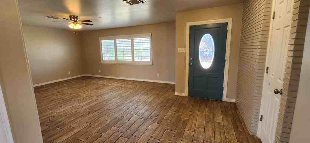 2601 Bedford Dr - Photo 2 of 17