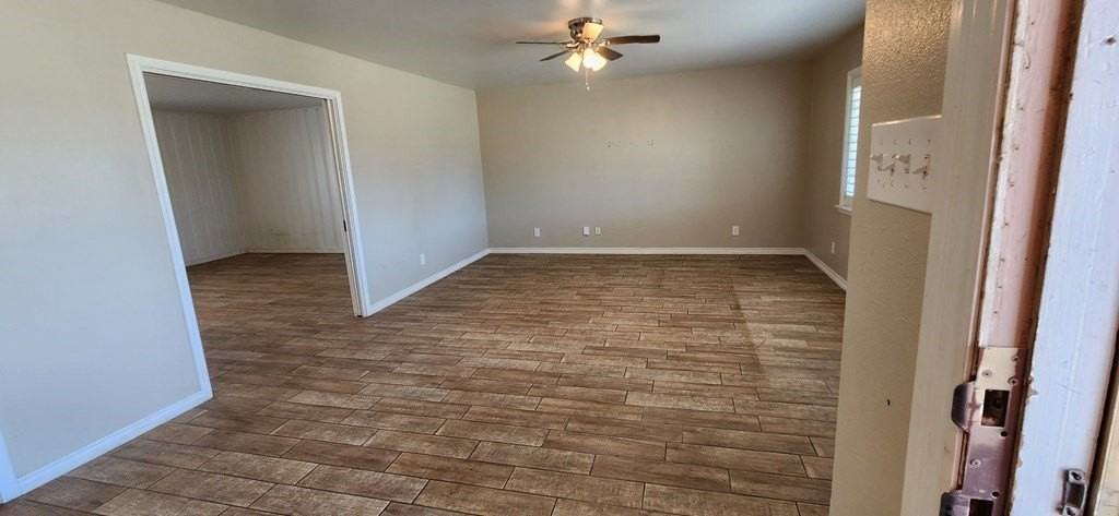 2601 Bedford Dr - Photo 4 of 17