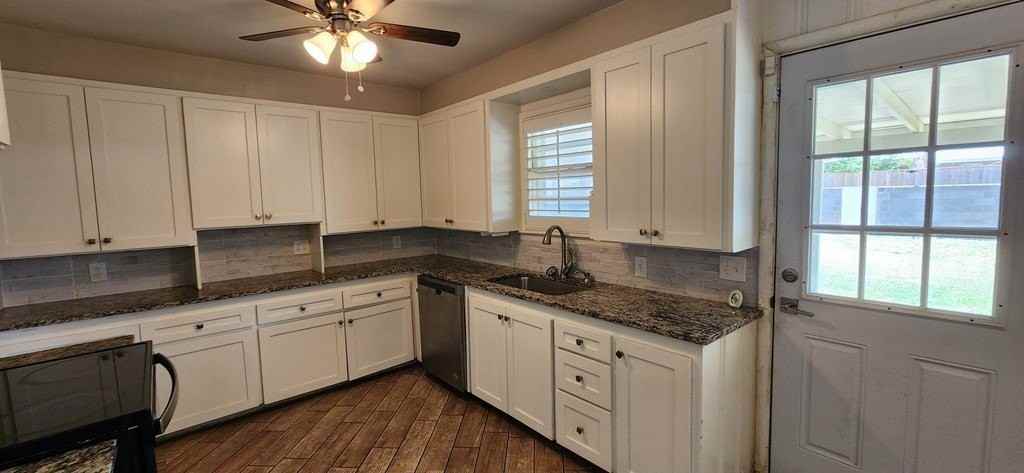 2601 Bedford Dr - Photo 7 of 17