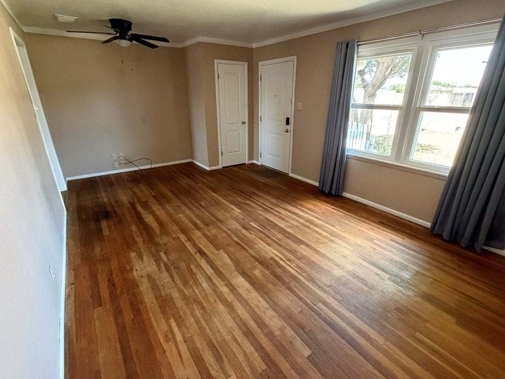 3921 Monty Dr - Photo 4 of 13