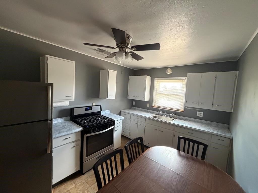 3921 Monty Dr - Photo 7 of 13