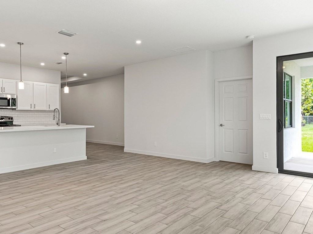 7704 Pacific Ave - Photo 4 of 32