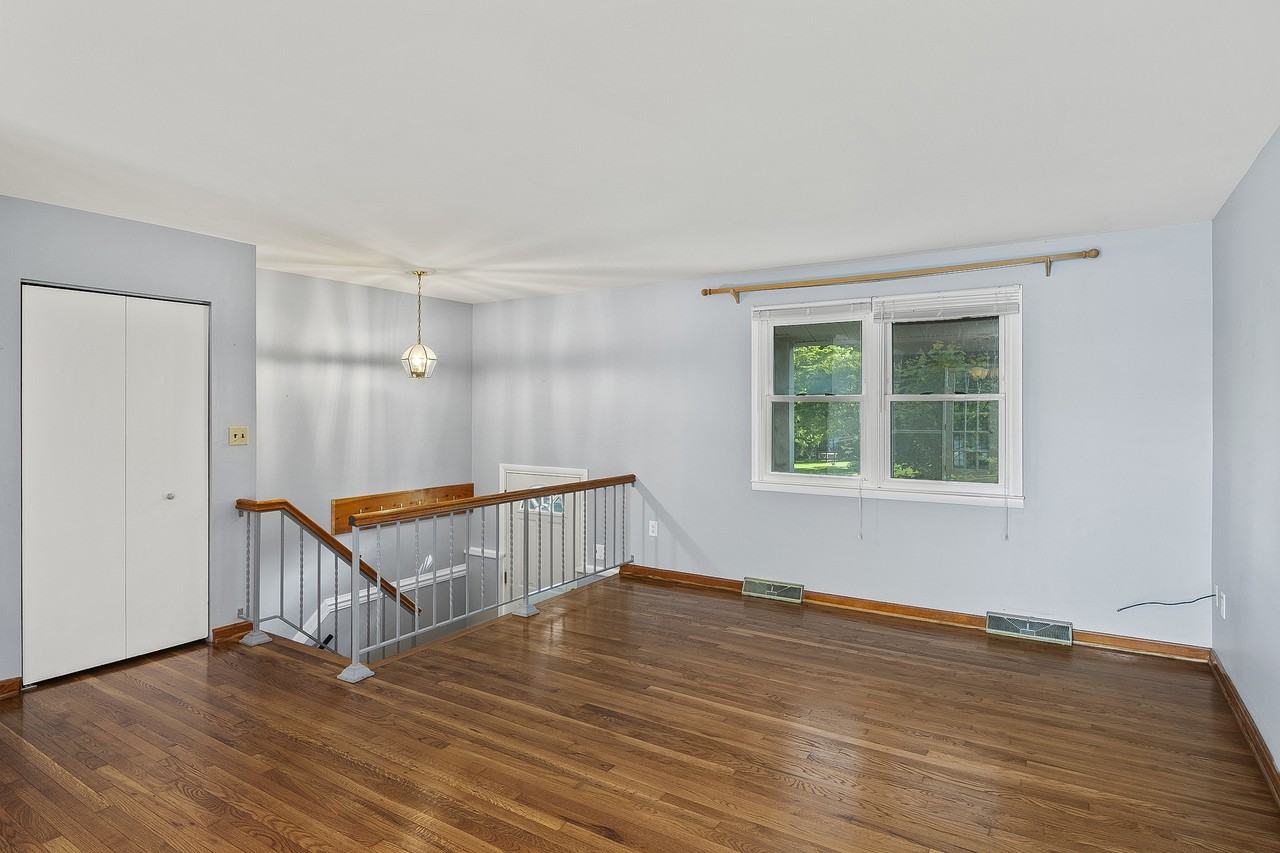 102 Roosevelt Rd #1 - Photo 5 of 33