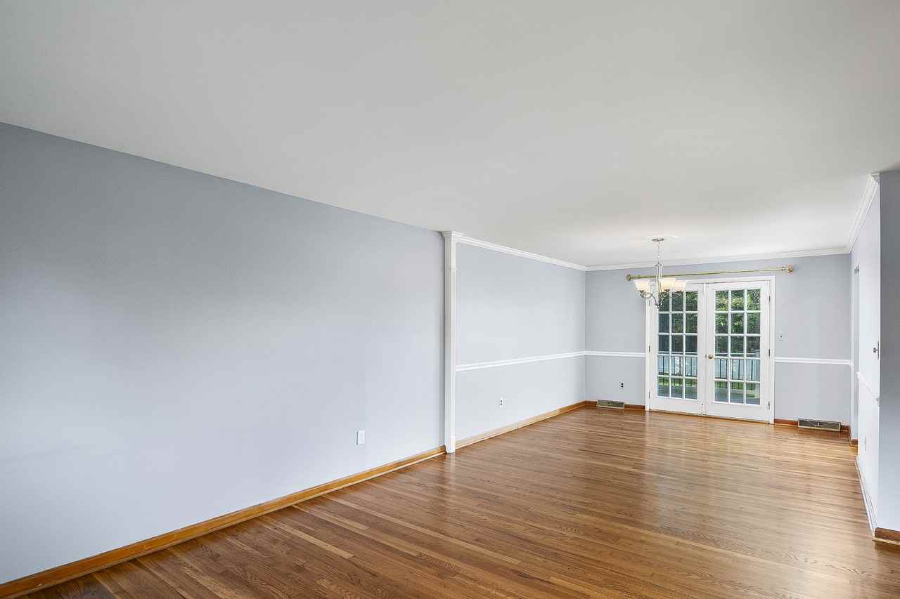 102 Roosevelt Rd #1 - Photo 6 of 33