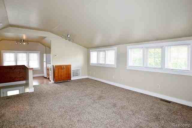 208 California Ave - Photo 4 of 20