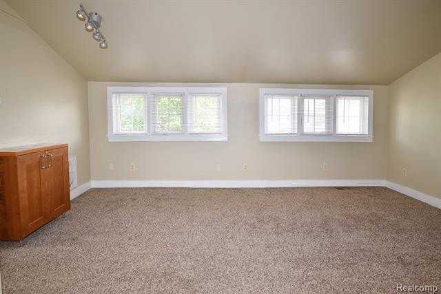 208 California Ave - Photo 5 of 20