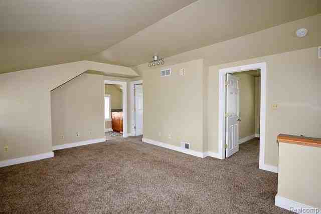208 California Ave - Photo 6 of 20