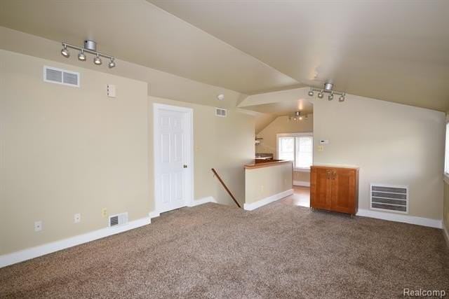 208 California Ave - Photo 7 of 20