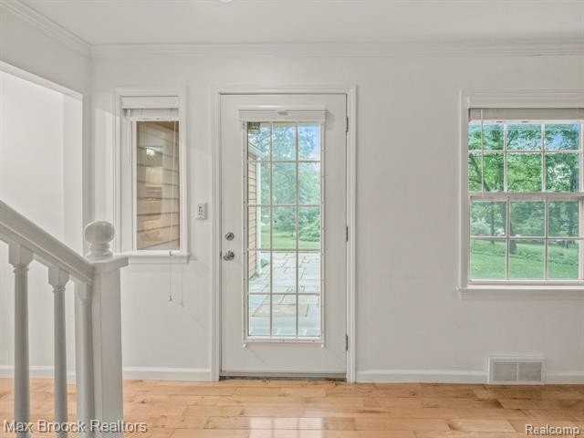 27180 Wellington Rd - Photo 7 of 29