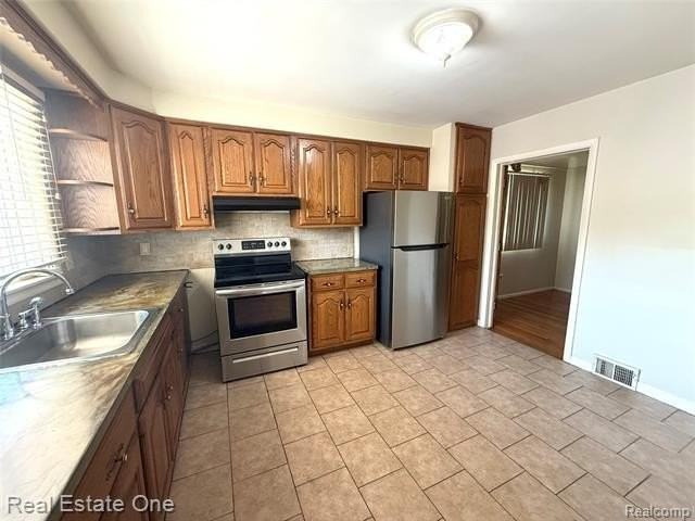6810 Rosemary St - Photo 4 of 14