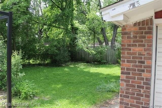 28051 Stuart Ave - Photo 5 of 32