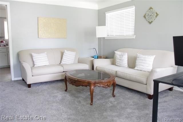 28051 Stuart Ave - Photo 6 of 32