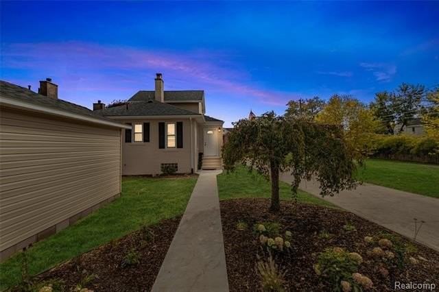 33316 Jefferson Ave - Photo 6 of 50