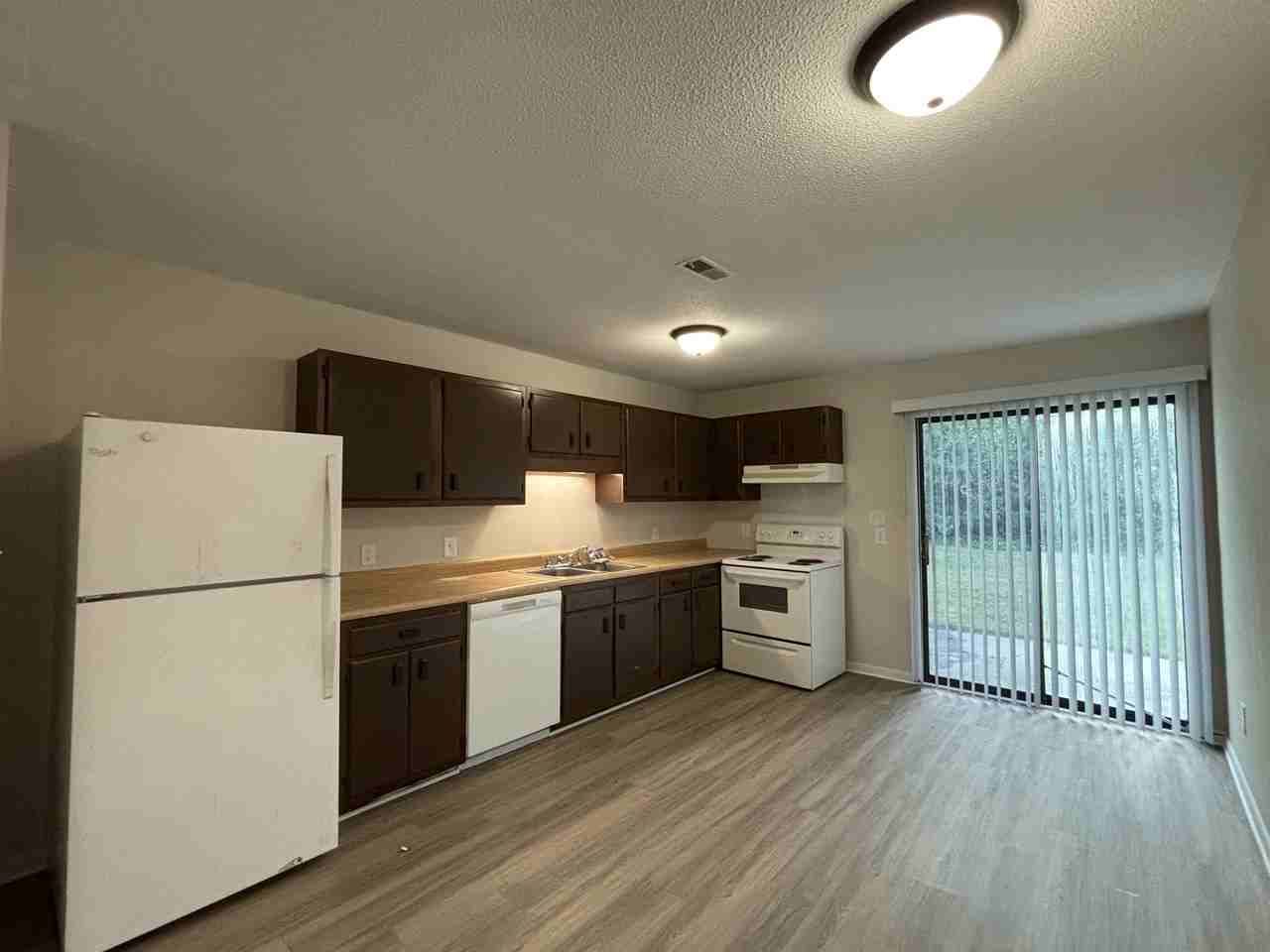 1309 Ireland Dr #B - Photo 4 of 15